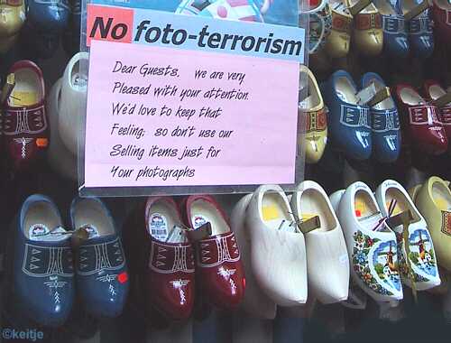 ripoff bloemenmarkt Singel, sign no foto terrorism